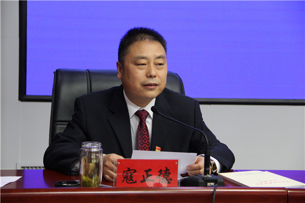 5寇正德答记者问.JPG