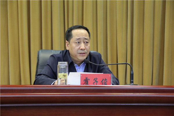 4霍子俊讲党课.JPG