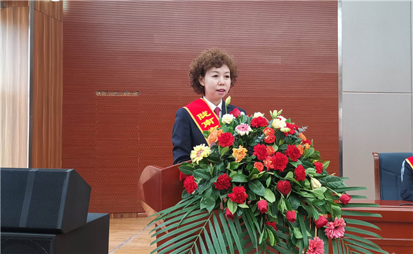 5刘琼作报告.jpg