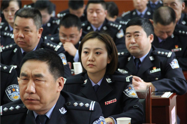 8被樊龙的英雄事迹感动 (2).JPG