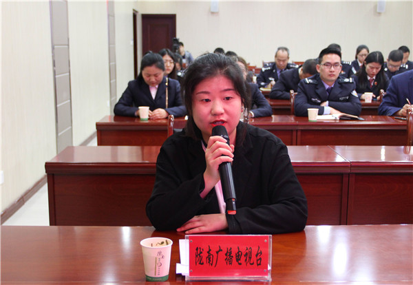 9陇南广播电视台记者提问.JPG