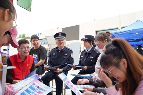 藏蓝启航 忠诚履职——西峰公安新入职辅警正式上岗