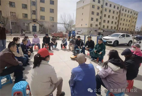 肃北县巴音社区“红石榴”宣讲团走进楼院宣讲"