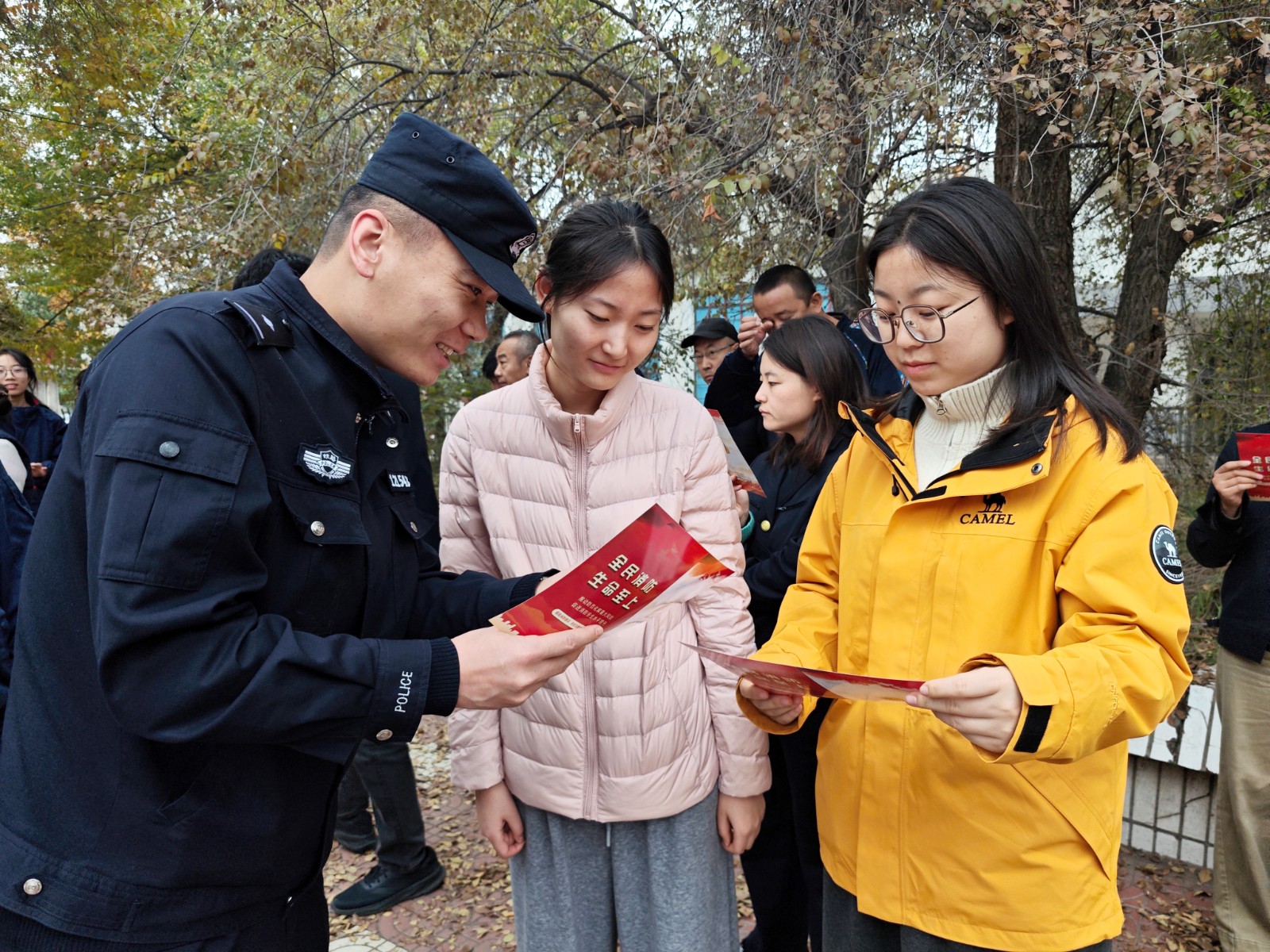 （AQEY，配图）共筑生产安全和旅客平安(44860118)-20251120103911